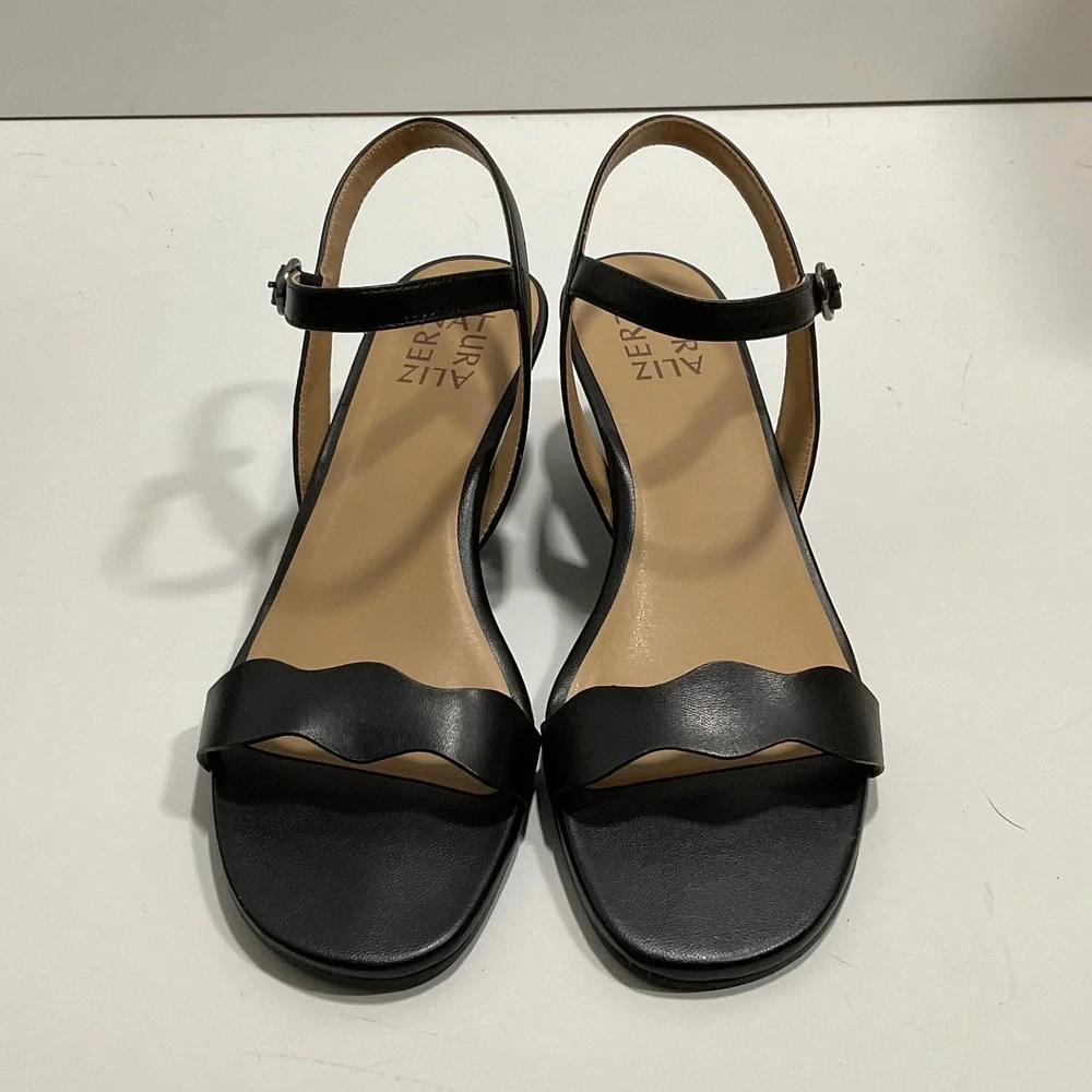Naturalizer Lacey Black Leather Scalloped Low Wedge Sandals Womens 8.5 M
